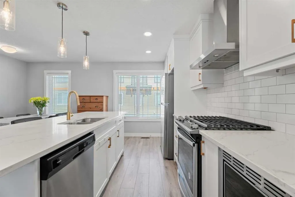 230 Auburn Meadows Manor SE