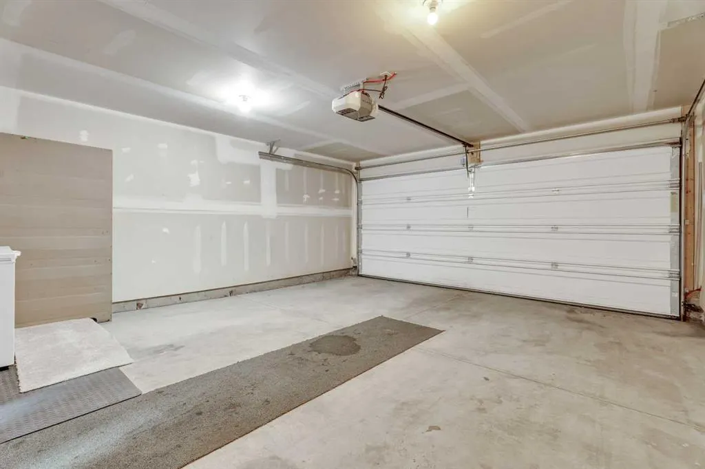 230 Auburn Meadows Manor SE