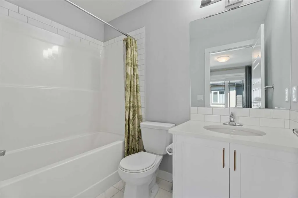 230 Auburn Meadows Manor SE