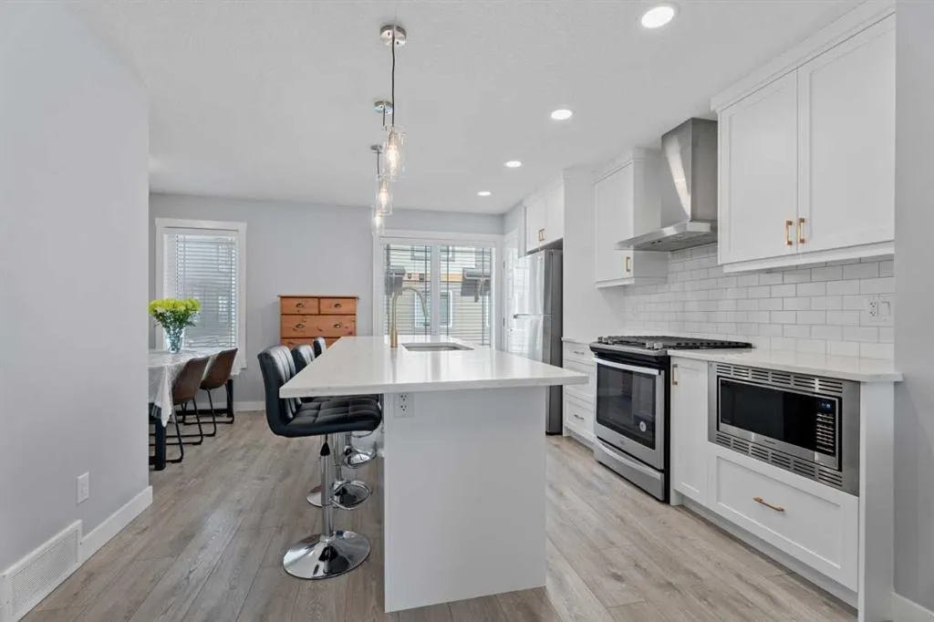 230 Auburn Meadows Manor SE