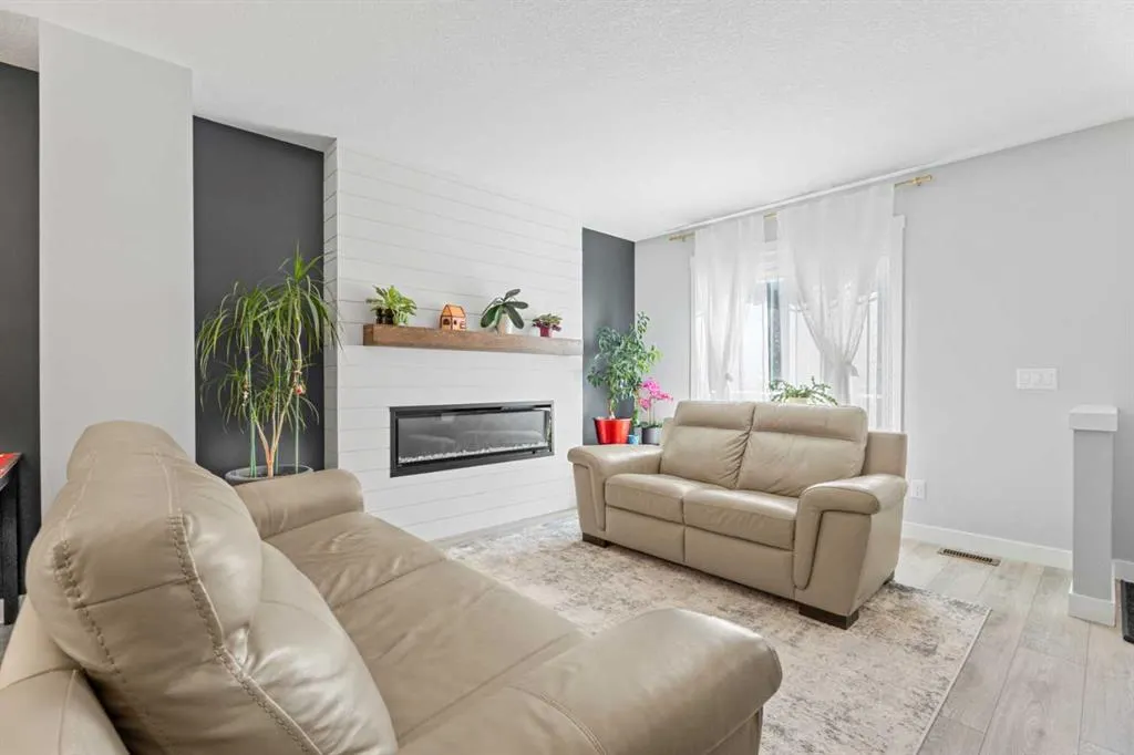 230 Auburn Meadows Manor SE