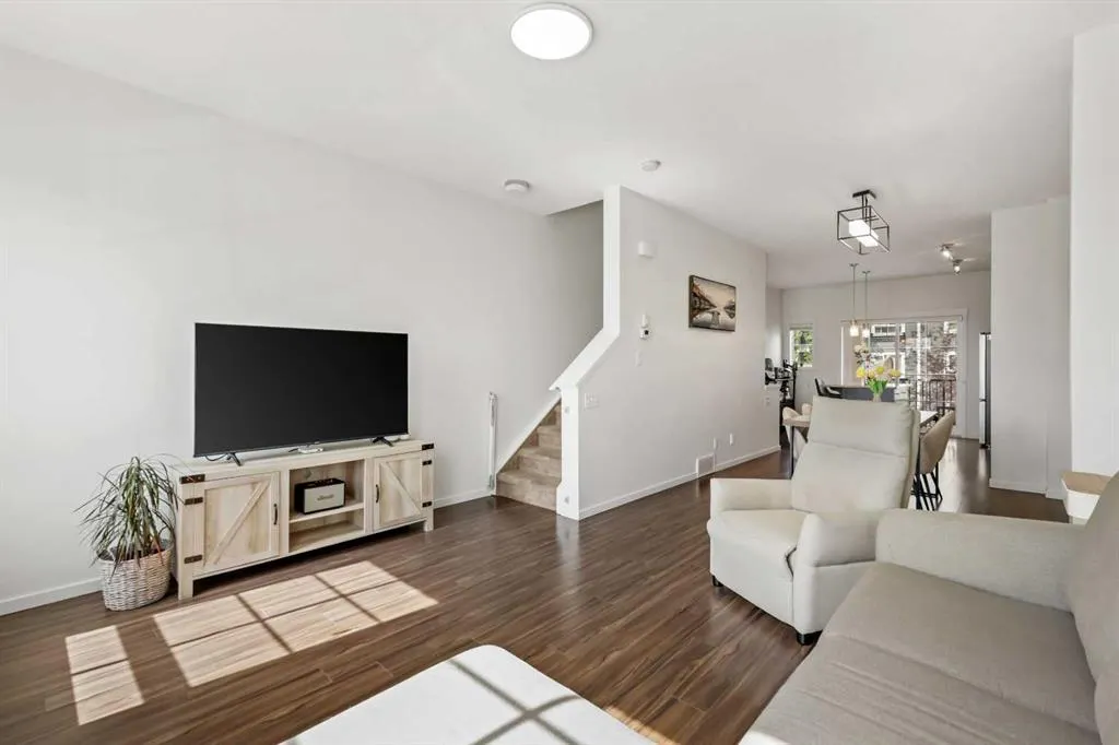 267 Copperpond Common SE