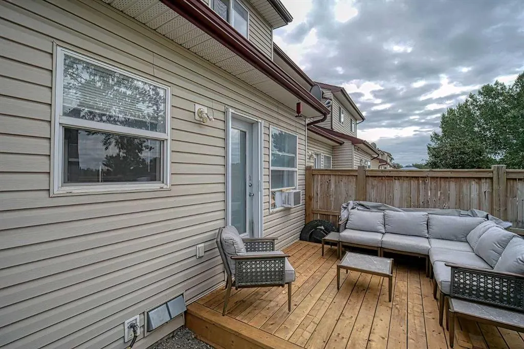 402 Eagleview Place NW