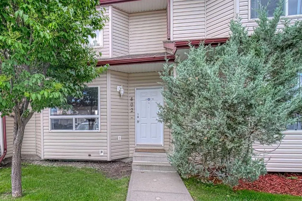 402 Eagleview Place NW