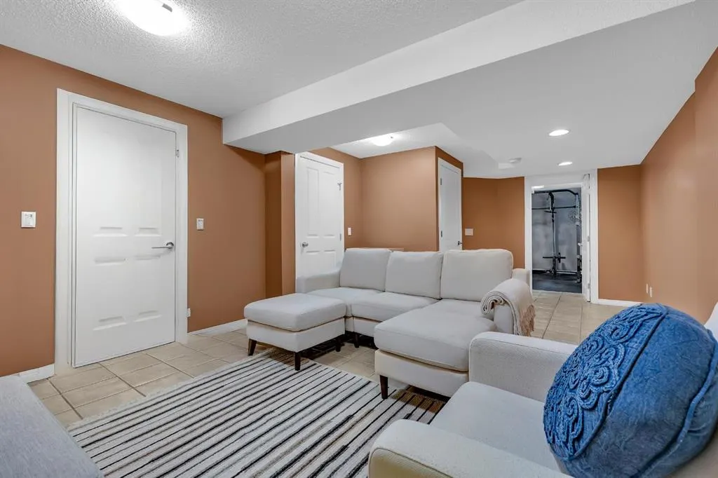 16 Covebrook Place NE