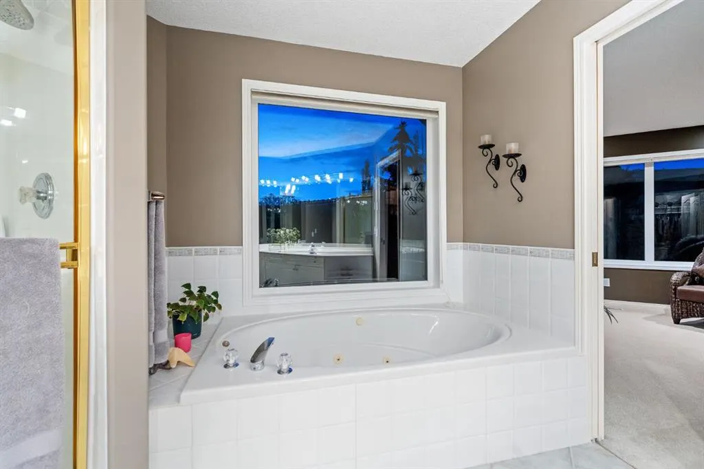 28 Gleneagles View