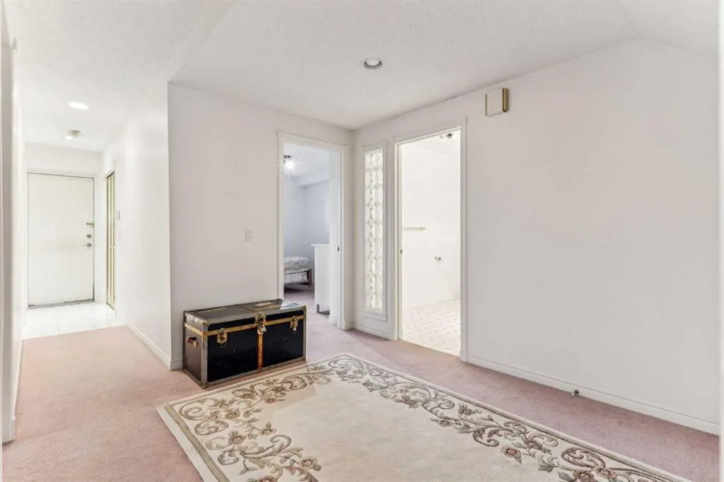 52 Edgeview Road NW