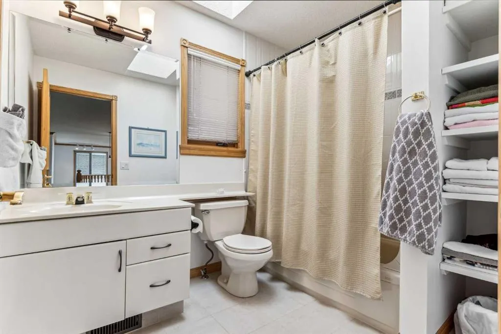 52 Edgeview Road NW