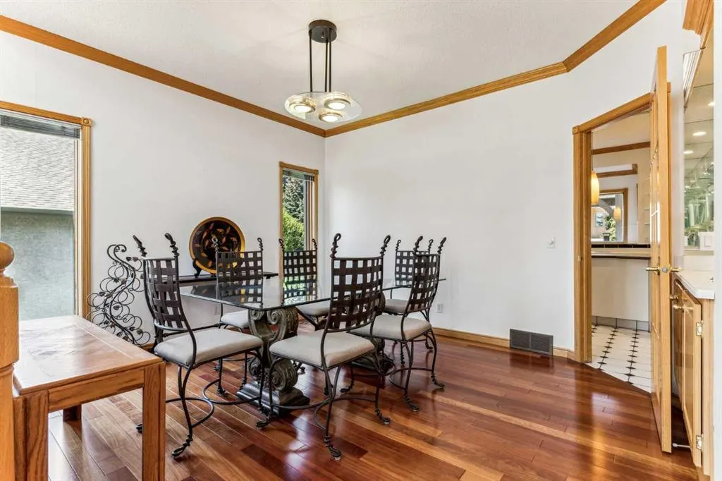 52 Edgeview Road NW