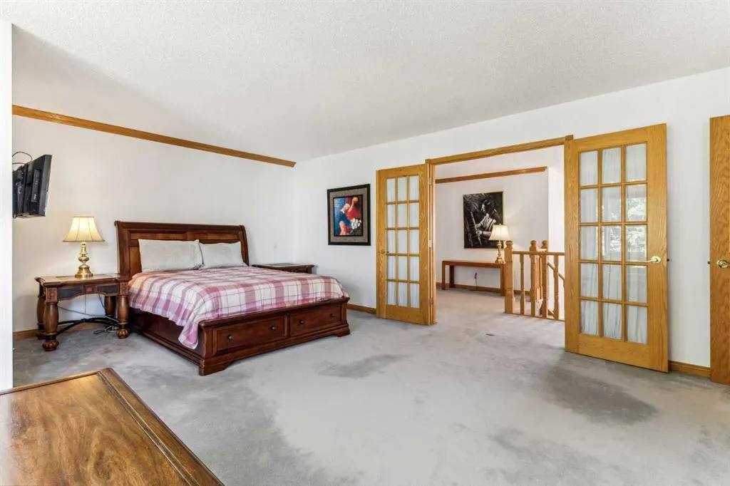 52 Edgeview Road NW