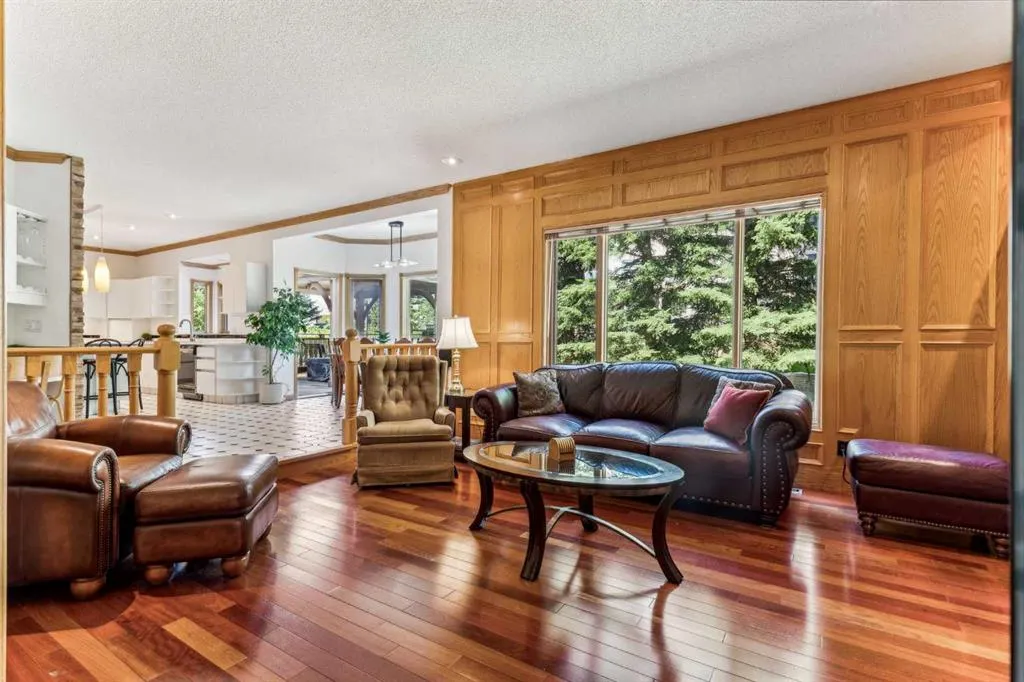 52 Edgeview Road NW