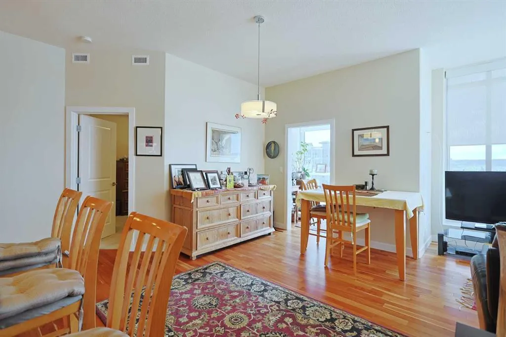 24 Varsity Estates Circle NW, #710