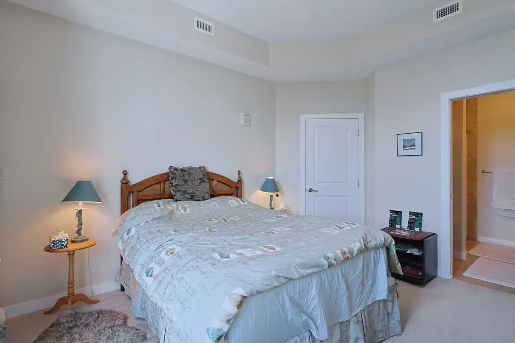 24 Varsity Estates Circle NW, #710