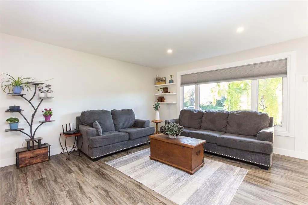 116 Carroll Crescent