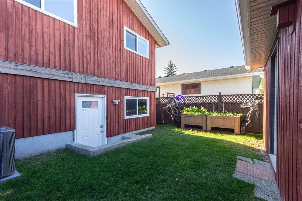 116 Carroll Crescent