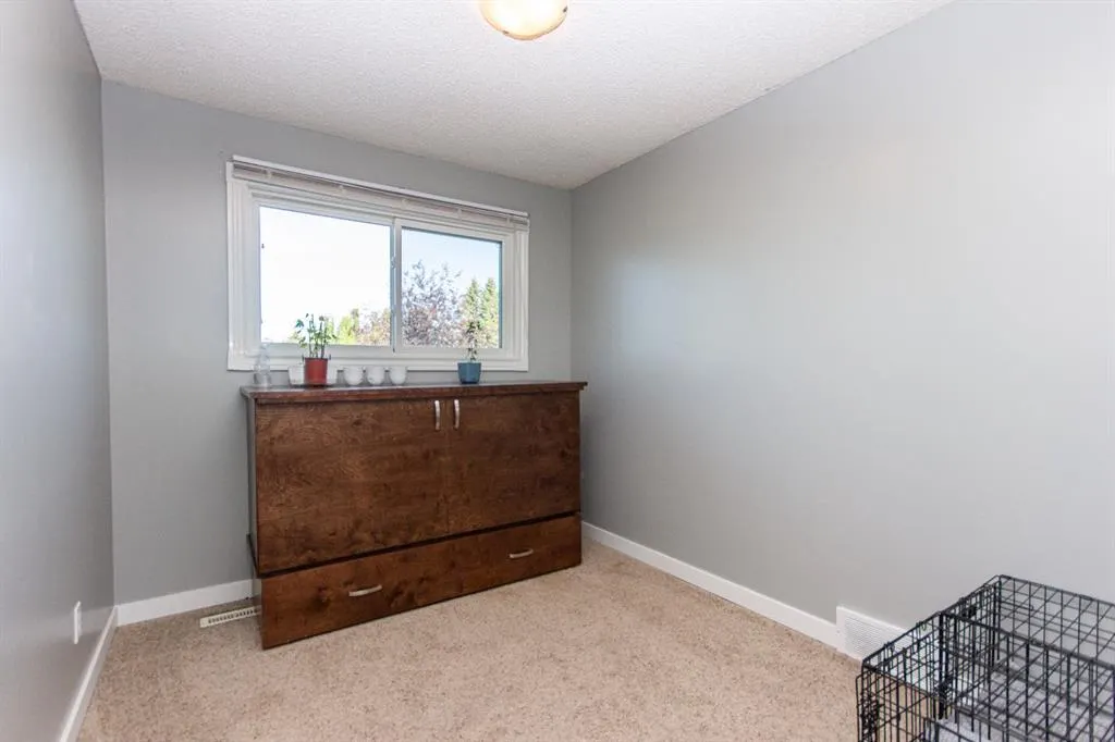 116 Carroll Crescent