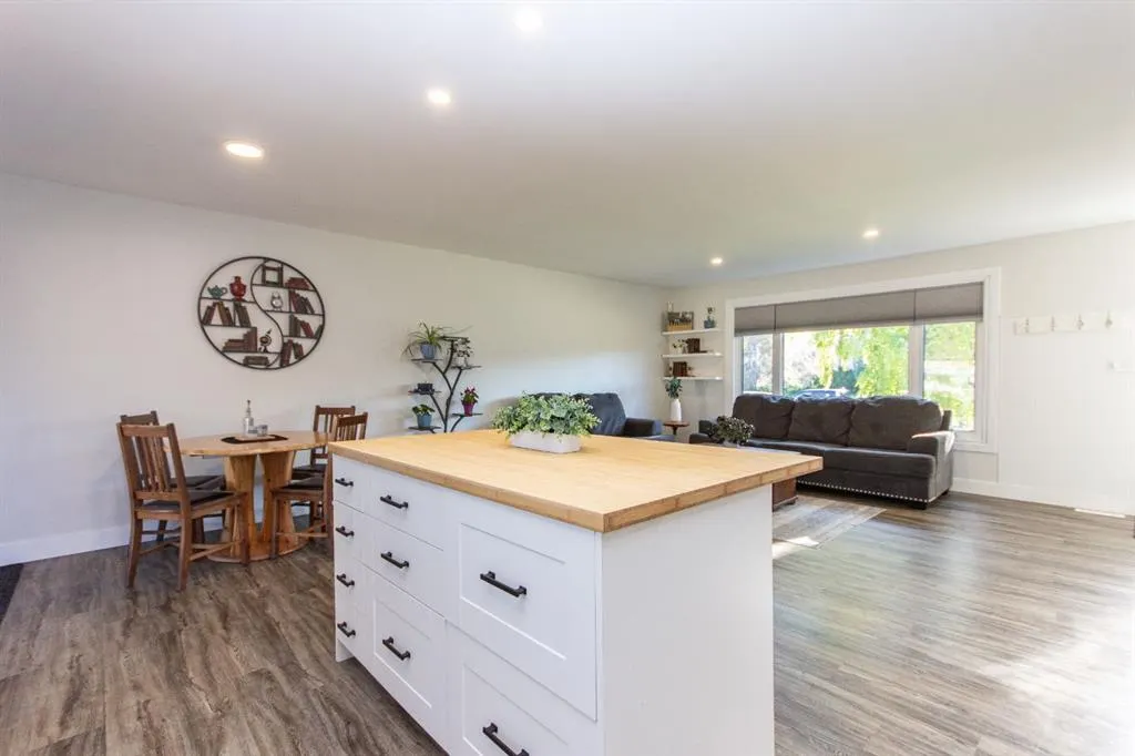 116 Carroll Crescent