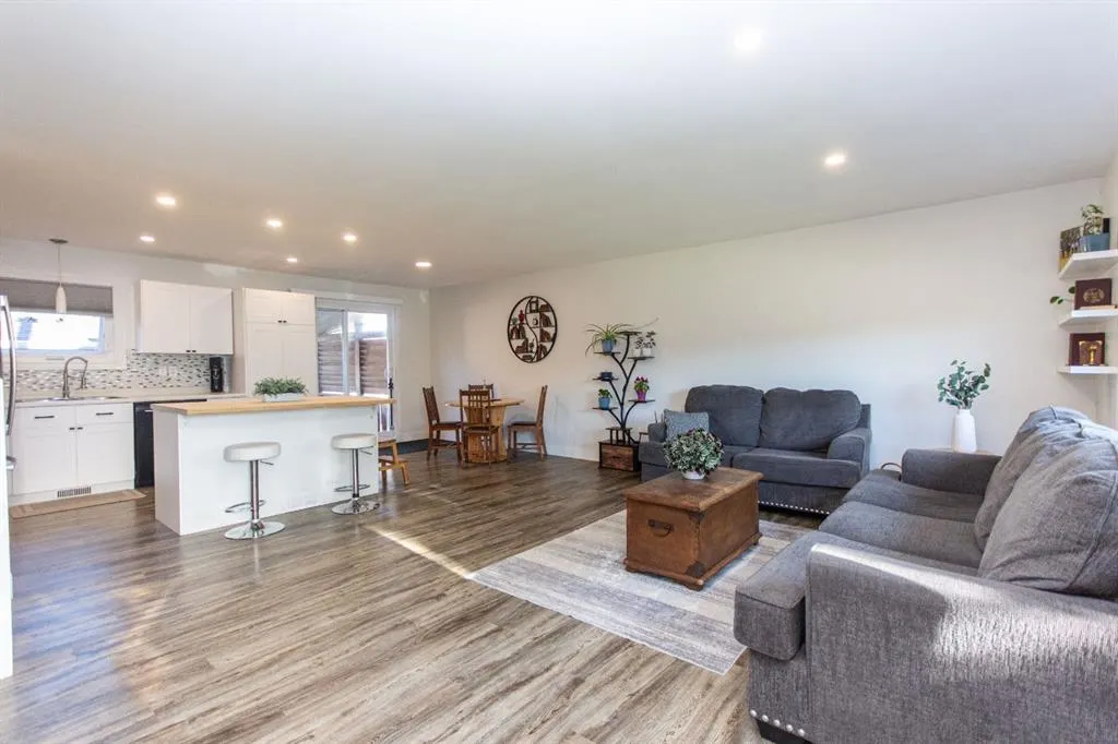 116 Carroll Crescent