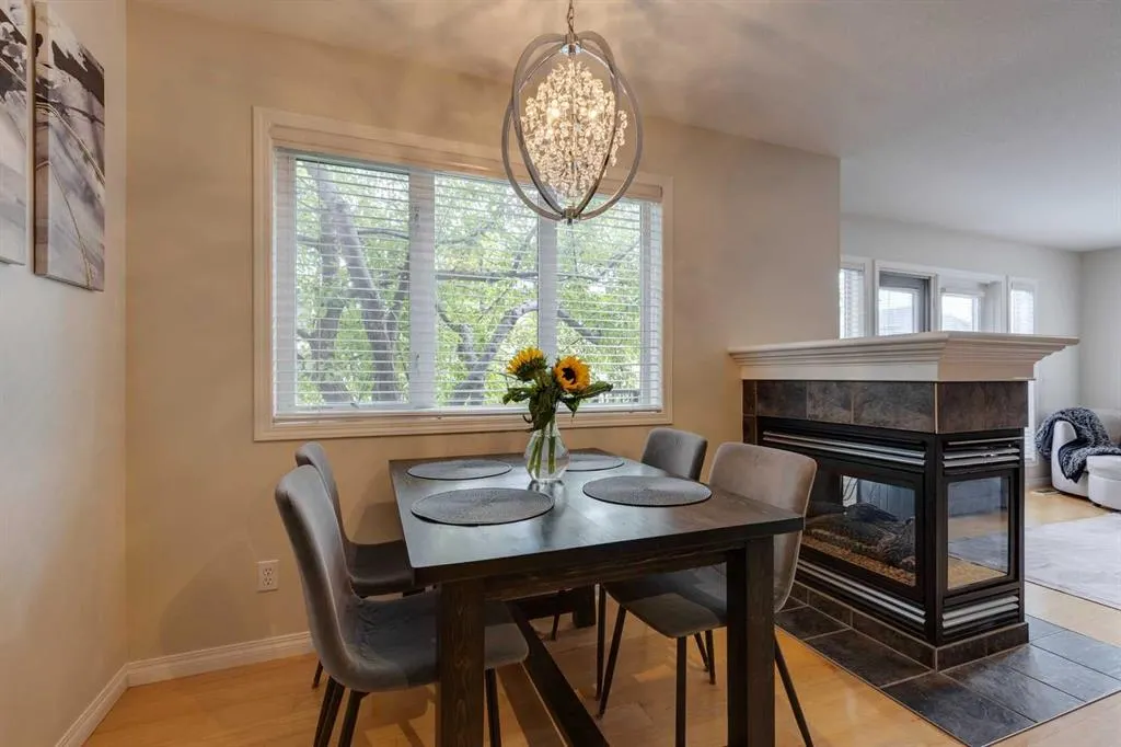 46 Simcoe Place SW