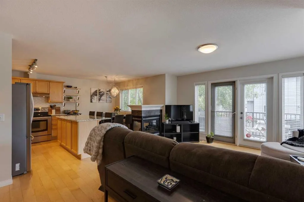 46 Simcoe Place SW