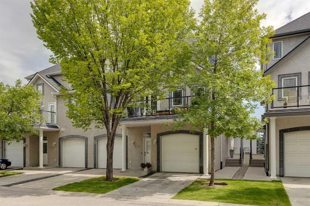 46 Simcoe Place SW