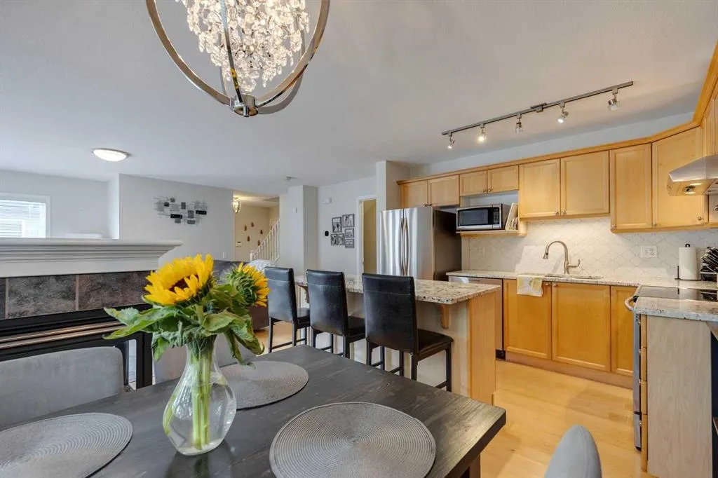 46 Simcoe Place SW