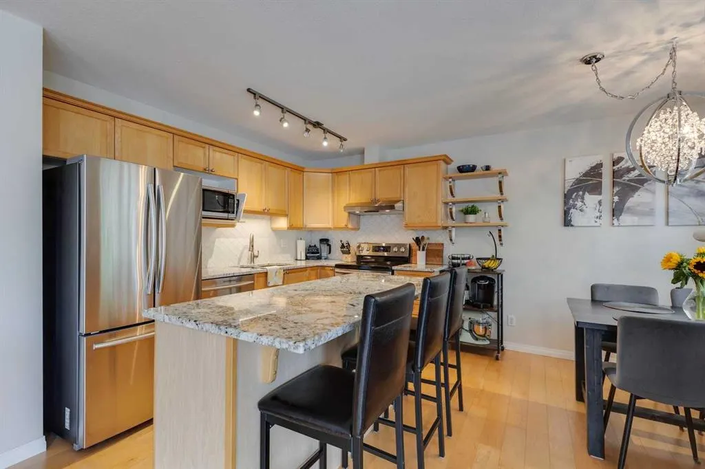 46 Simcoe Place SW