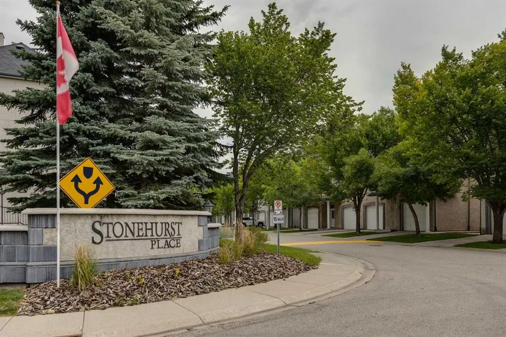 46 Simcoe Place SW