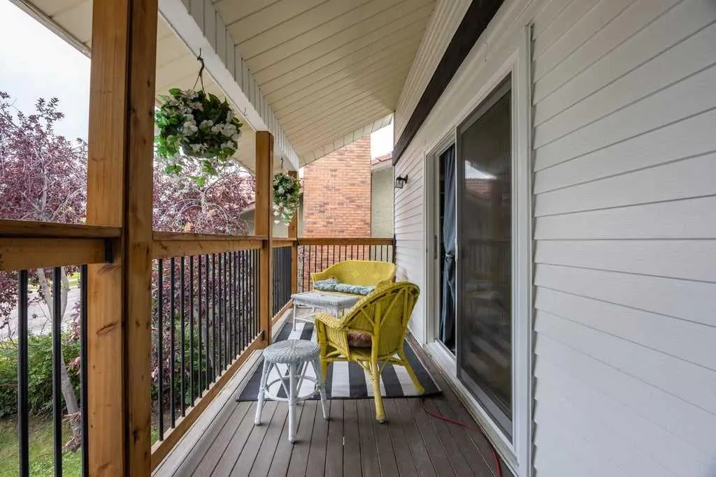 380 Strathcona Drive SW