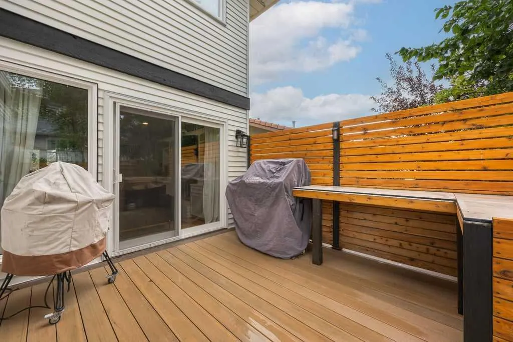 380 Strathcona Drive SW