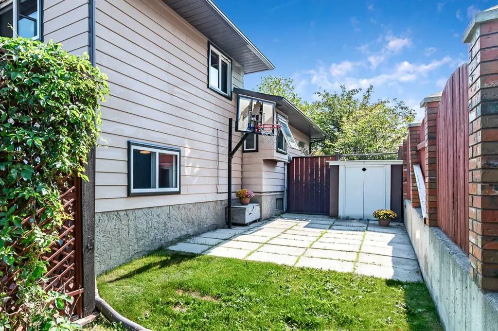 72 Beaconsfield Way NW