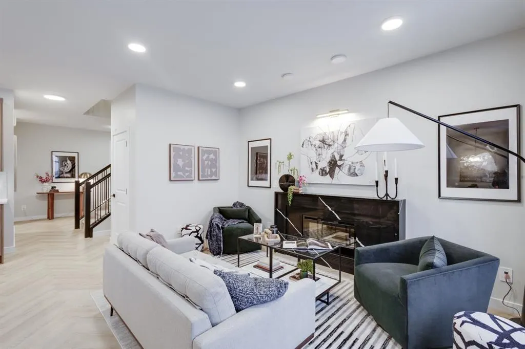 104 Sundown Crescent