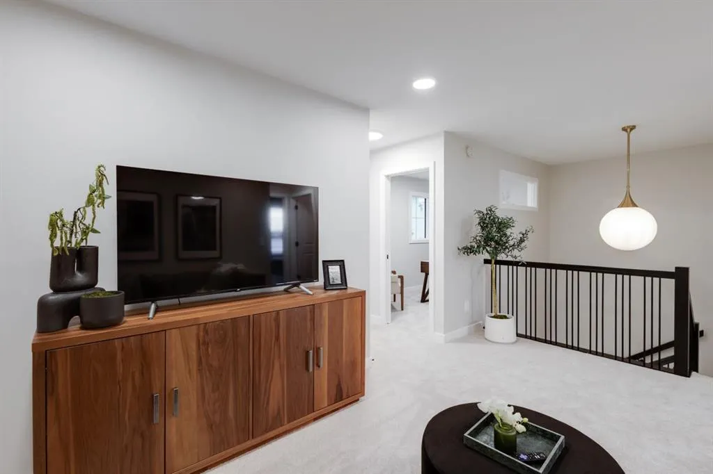 104 Sundown Crescent