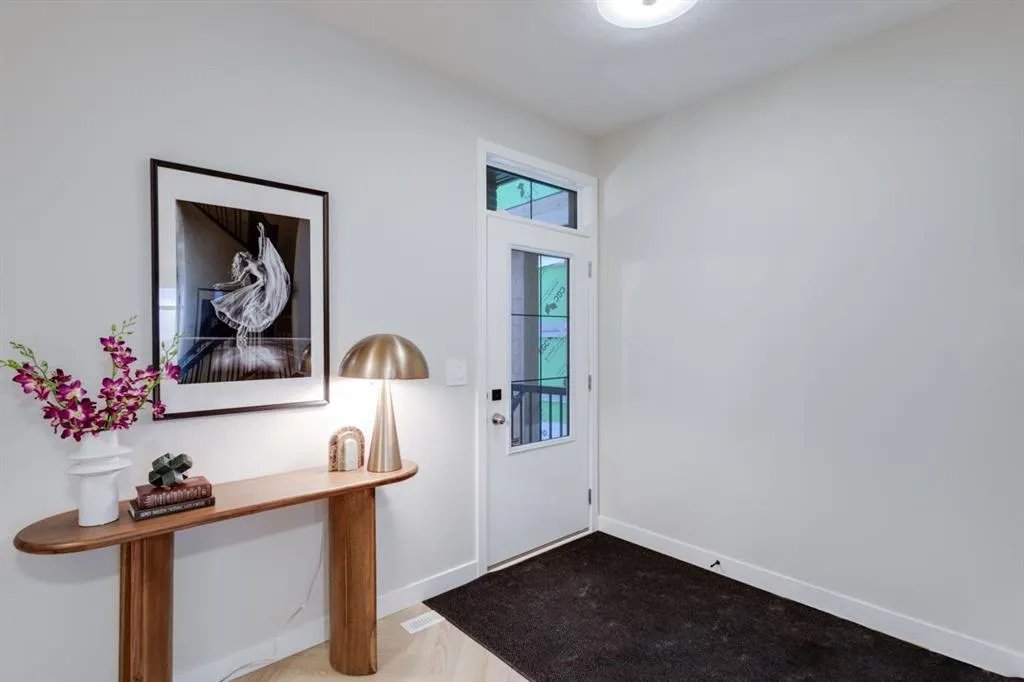 104 Sundown Crescent