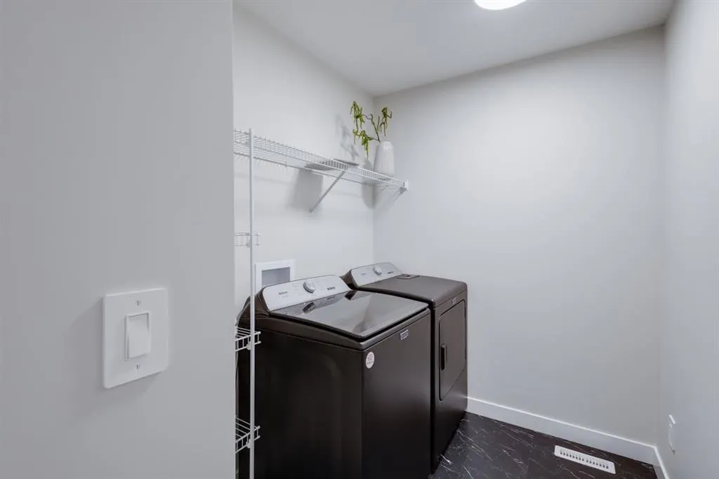 104 Sundown Crescent