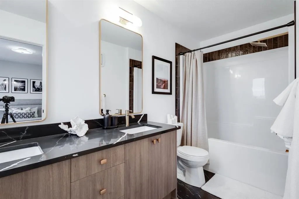 104 Sundown Crescent
