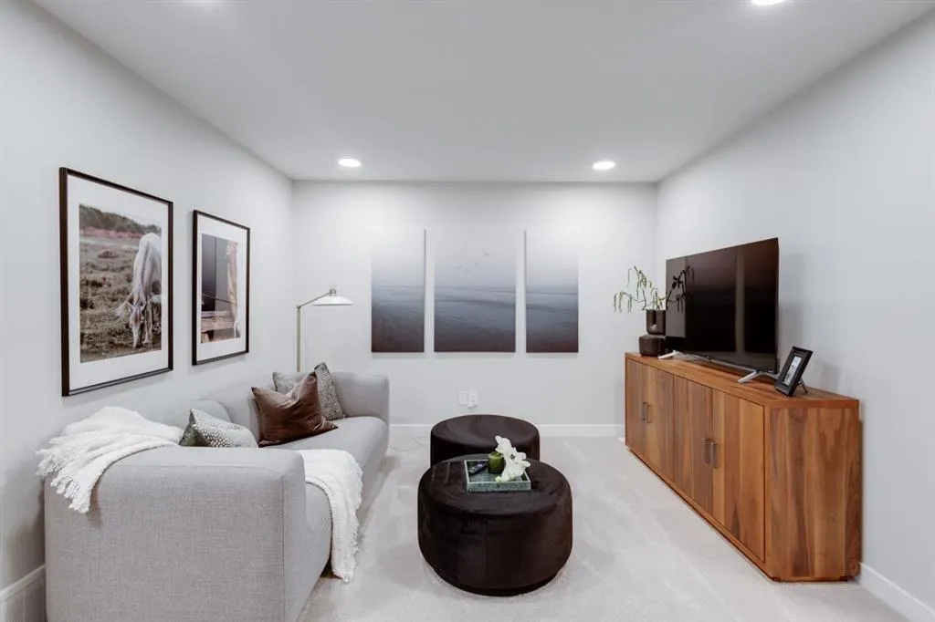 104 Sundown Crescent