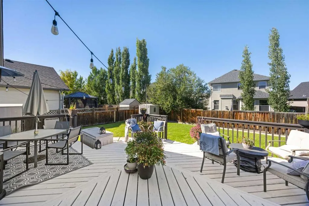 110 West Lakeview Crescent