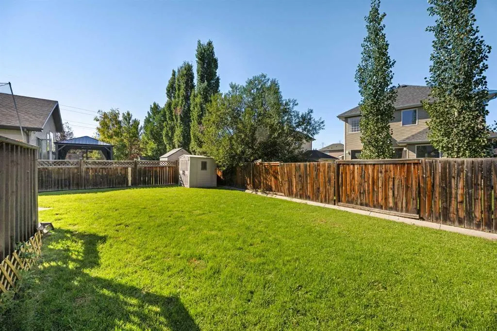 110 West Lakeview Crescent