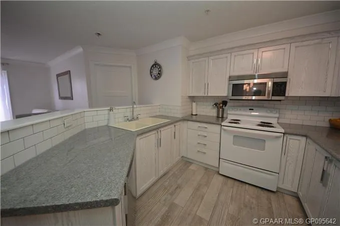 11240 104 Avenue, #104