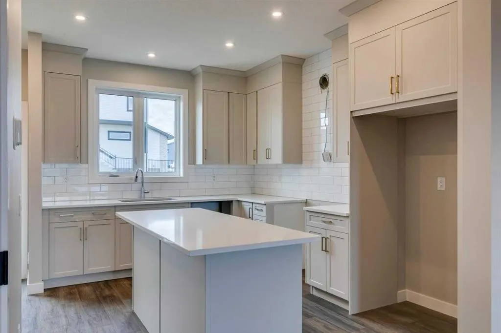 45 Ambleton Boulevard NW