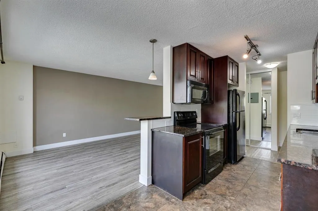 4455A Greenview Drive NE, #203