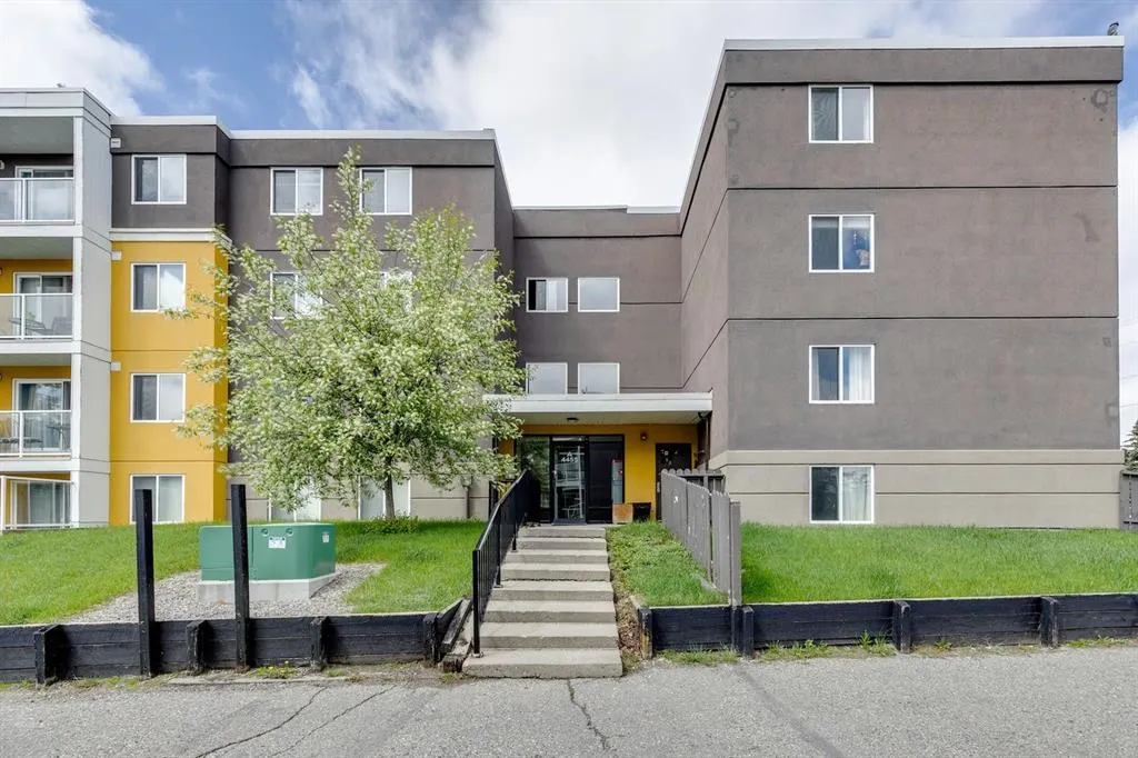 4455A Greenview Drive NE, #203