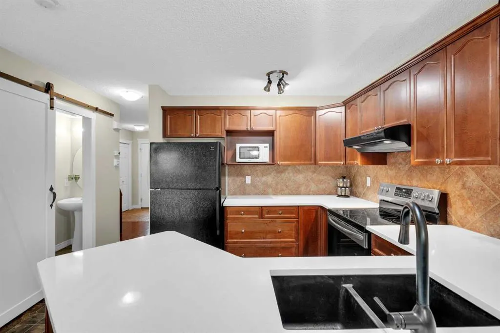 169 Crystal Shores Grove