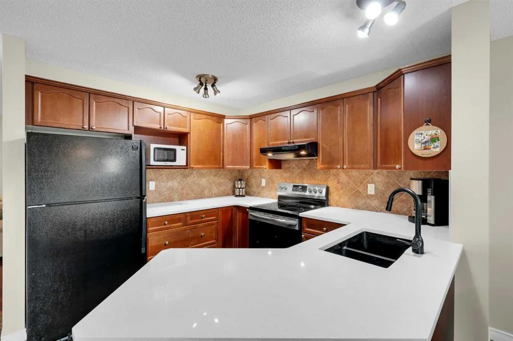 169 Crystal Shores Grove