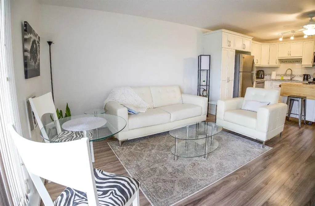 4614 47A Avenue, #401