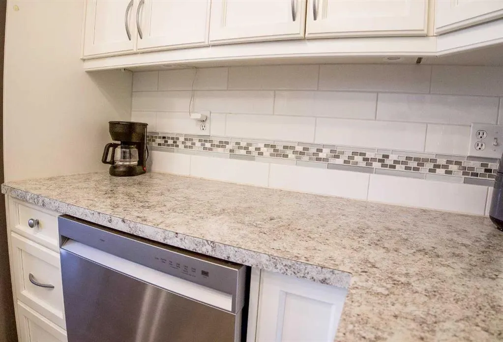 4614 47A Avenue, #401