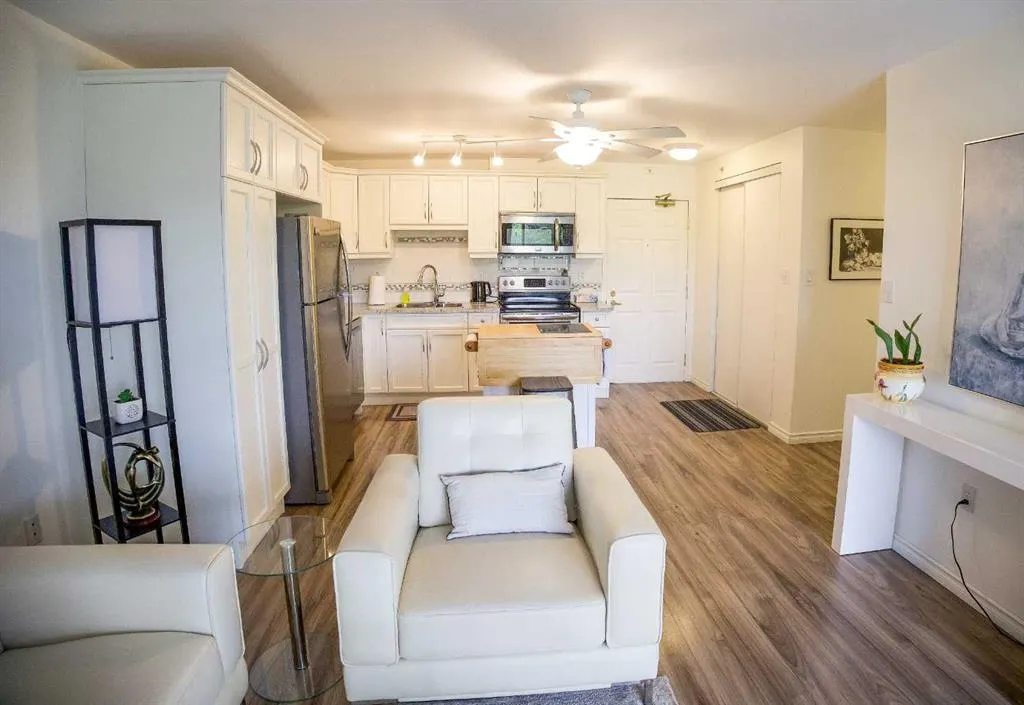 4614 47A Avenue, #401