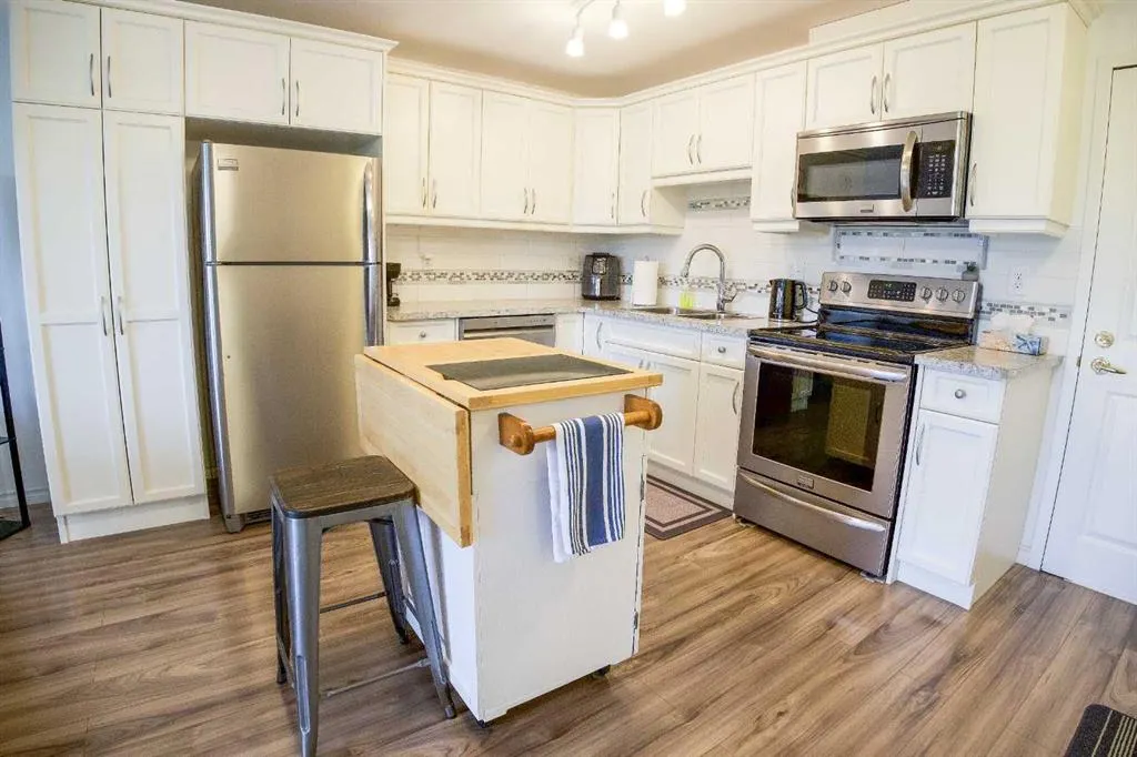 4614 47A Avenue, #401
