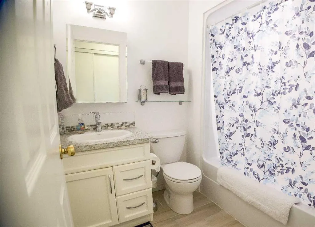 4614 47A Avenue, #401